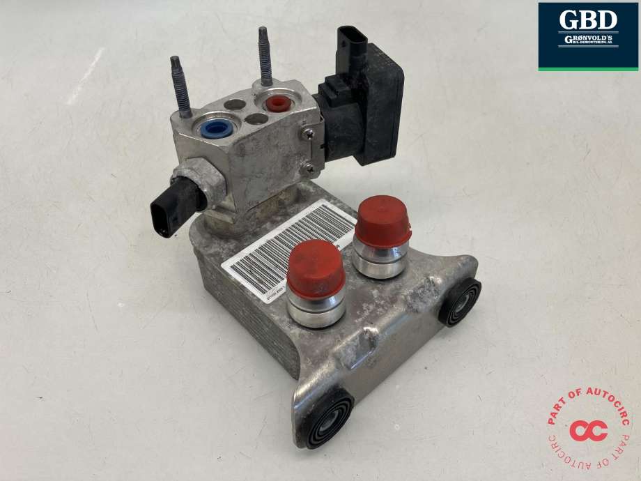 Aircondition diverse til Mercedes EQC 2019-->>  (MODINE|A 293 830 24 01|A 293 830 23 01|15284128)