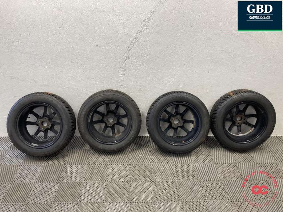 Hjulsett aluminium vinter til Suzuki Ignis 2016-->> (Type II)  (FIRESTONE PIGGFRI|WINTERHAWK 4 PROD 2025|175/65R15|5.5JX15H2 ET40)