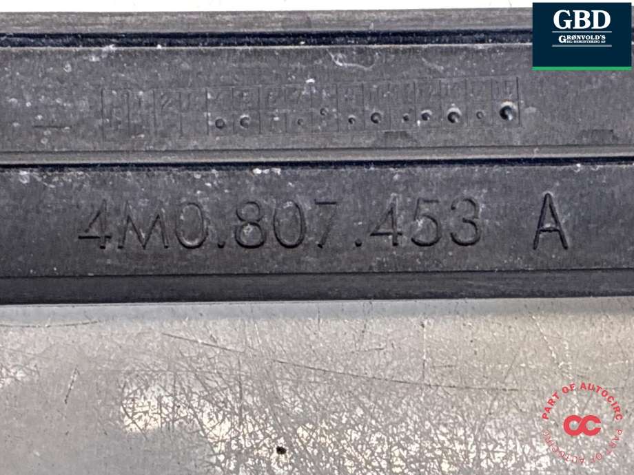 Støtfanger bak feste til Audi Q7 2015-->> (Type II)  (4M0 807 453 A|)