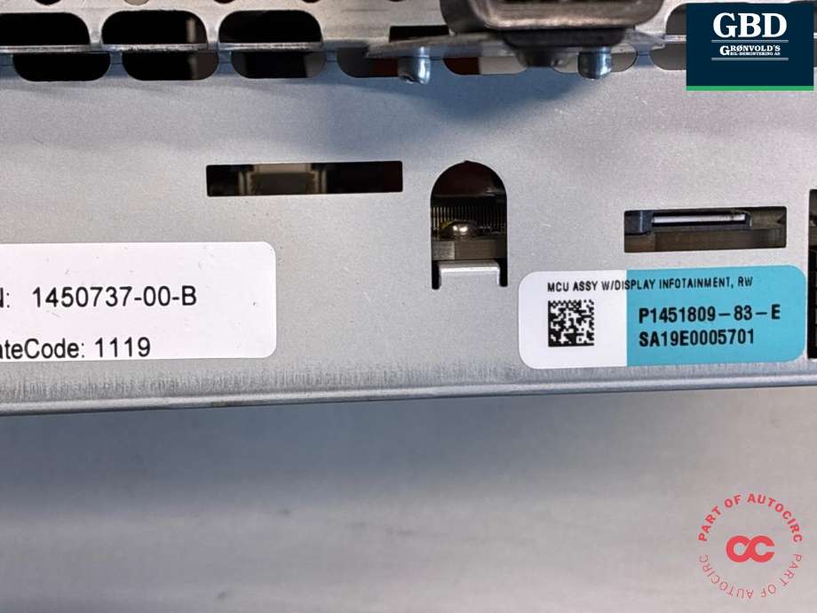 Multimedia display (MCU - Media Controller Unit) til Tesla Model X 2016-->>  (1084333-00-C|1450737-00-B|P1451809-83-E)