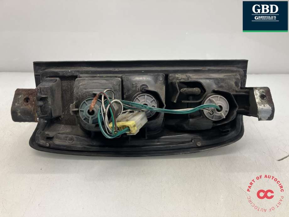Baklykt venstre til Nissan King Cab 2002-2011 (Fase 2) (D22/NP300) (D22/NP300) (|08-215-19D4L-BF)