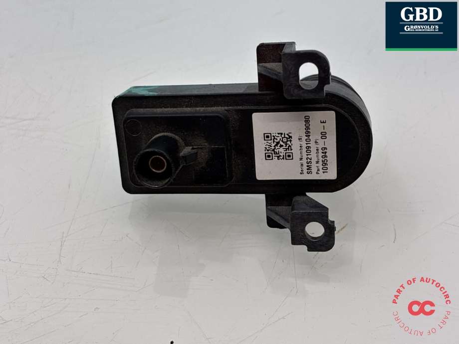 Parkeringskamera bak til Tesla Model Y 2021-2024 (Type I)  (1095949-00-E|)