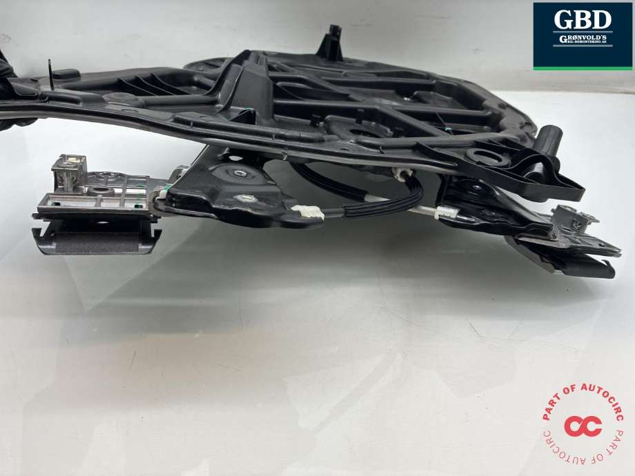 Ruteheis høyre bak til Tesla Model Y 2024-->> (Type II)  (2005481-00-A|2004635-00-A|)