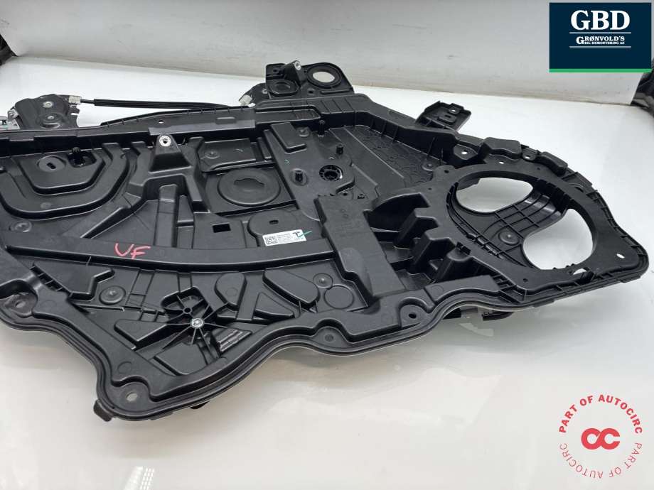 Ruteheis venstre foran til Tesla Model Y 2024-->> (Type II)  (2005484-00-A|)