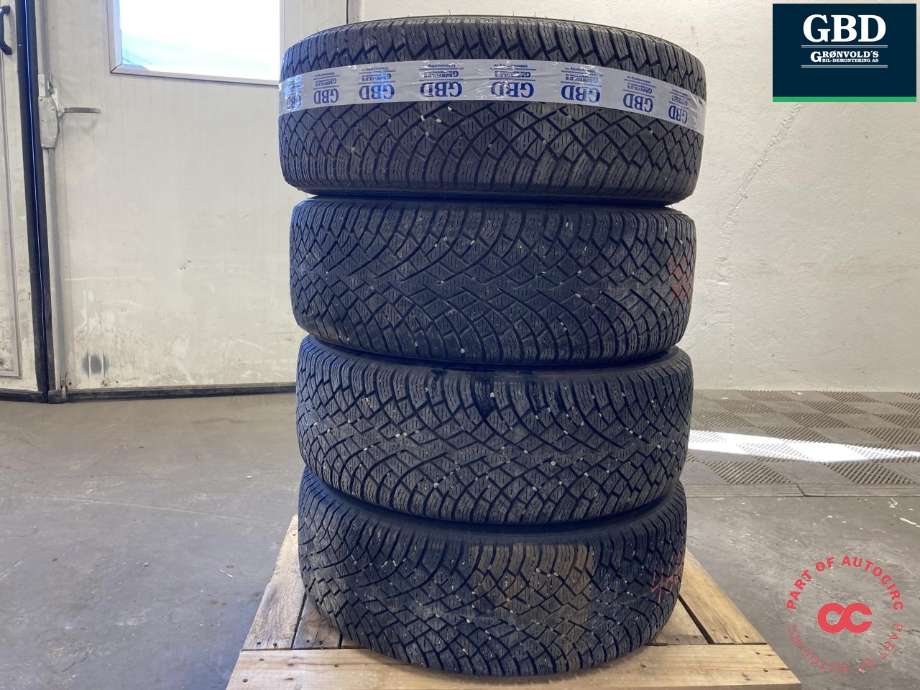 Hjulsett aluminium vinter til Suzuki SX4 S-CROSS 2013-->> (Type II)  (NOKIAN TYRES PIGGFRI|HAKKAPELITTA R5|215/60R16  PROD 23|6.5JX16 ET 50)