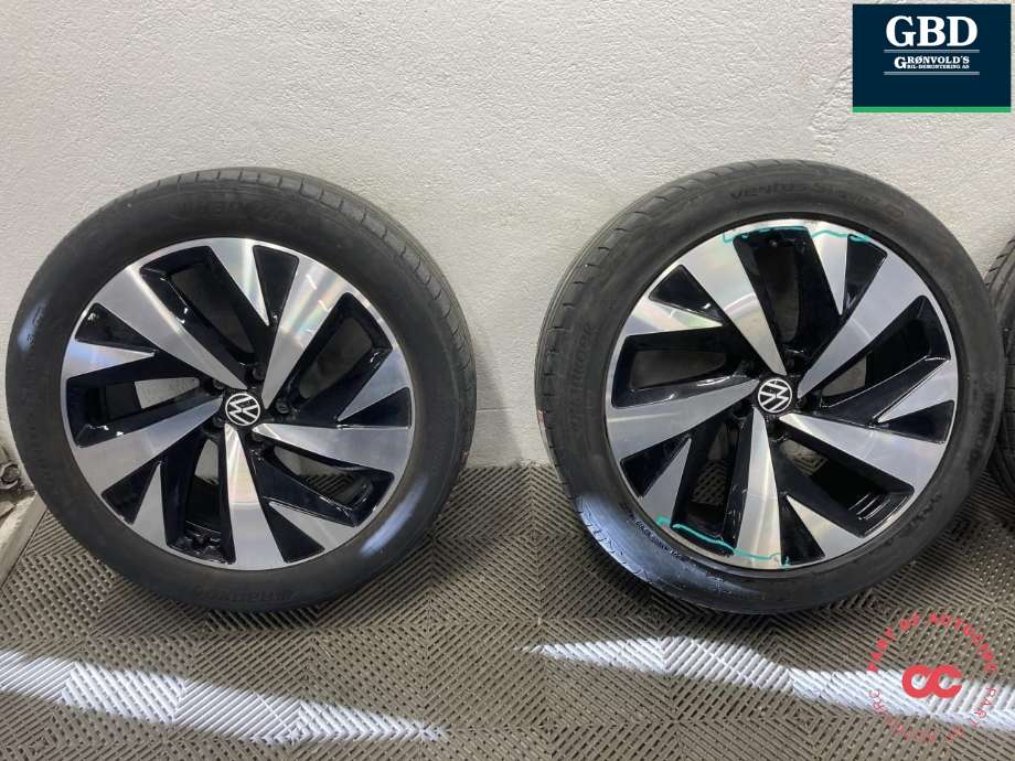 Hjulsett aluminium sommer til VW ID.4 2020-->> (HANKOOK VENTUS SI EVO3|2STK 235/50R20 8JX20 ET 45|2STK 255/45R20 9JX20 ET 42|PROD 21 3.3-4.5 MM)