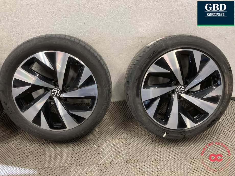 Hjulsett aluminium sommer til VW ID.4 2020-->> (HANKOOK VENTUS SI EVO3|2STK 235/50R20 8JX20 ET 45|2STK 255/45R20 9JX20 ET 42|PROD 21 3.3-4.5 MM)