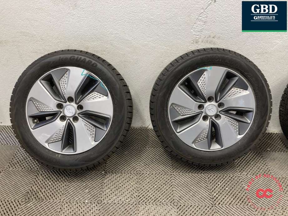 Hjulsett aluminium vinter til Hyundai Kona 2017-2021 (Type I, Fase 1)  (YOKOHAMA PIGGFRI|ICE GUARD IG53|215/55R17   PROD 22|7JX17  ET 50)