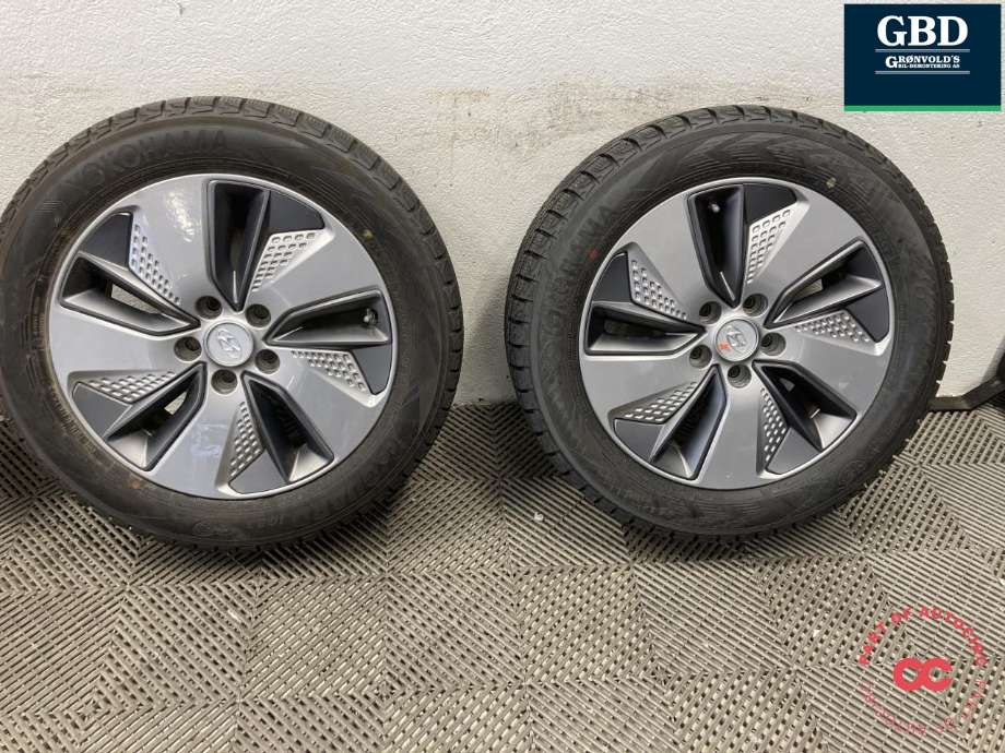 Hjulsett aluminium vinter til Hyundai Kona 2017-2021 (Type I, Fase 1)  (YOKOHAMA PIGGFRI|ICE GUARD IG53|215/55R17   PROD 22|7JX17  ET 50)