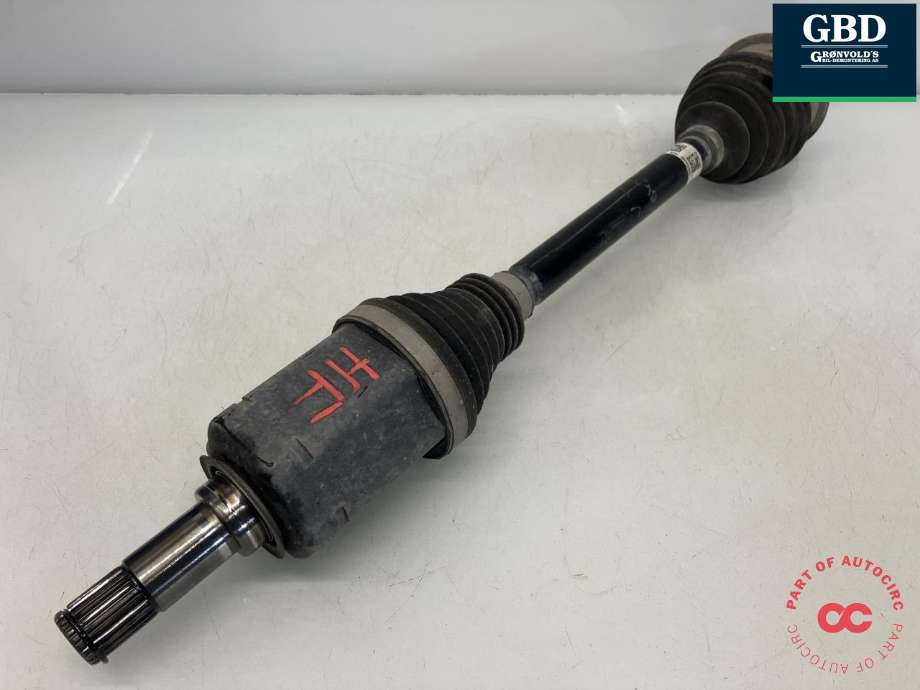Drivaksel høyre foran, diesel/automat til Mercedes Vito 2014-->> (W447) (W447) (A 447 330 64 00|)
