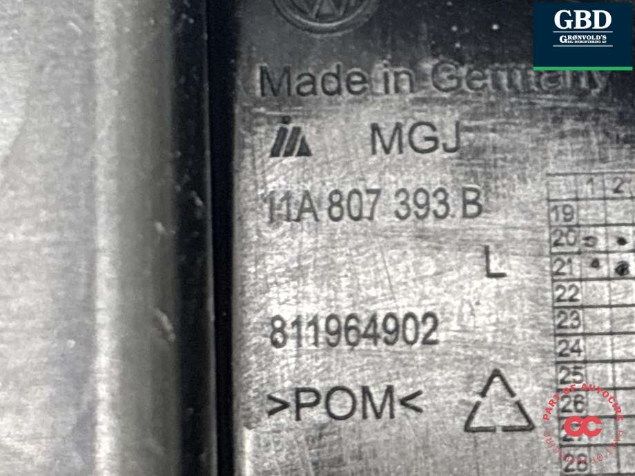 Støtfanger bak feste til VW ID.4 2020-->> (11A 807 393 B|5WA 962 133 D|)