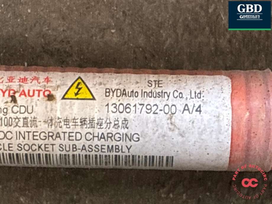 Batterilader inntak/luke til BYD Tang 2020-->>  (13061792-00|)