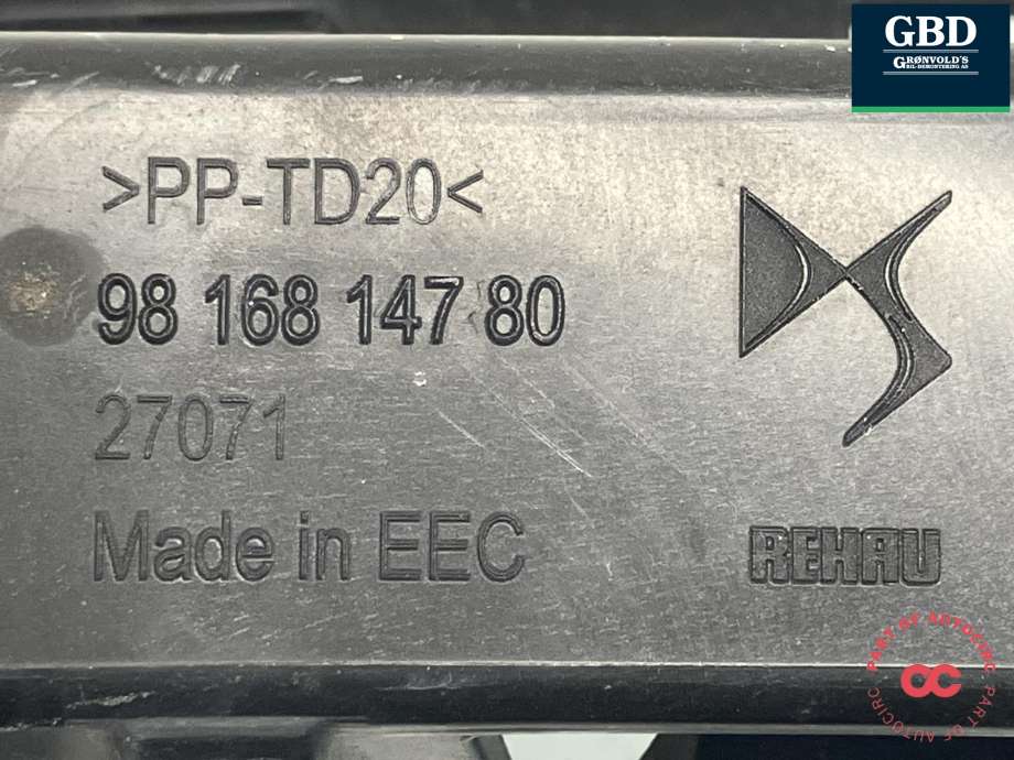 Støtfanger foran feste høyre til DS DS7 Crossback 2018-->> (REHAU|16 307 299 80|98 168 147 80|)