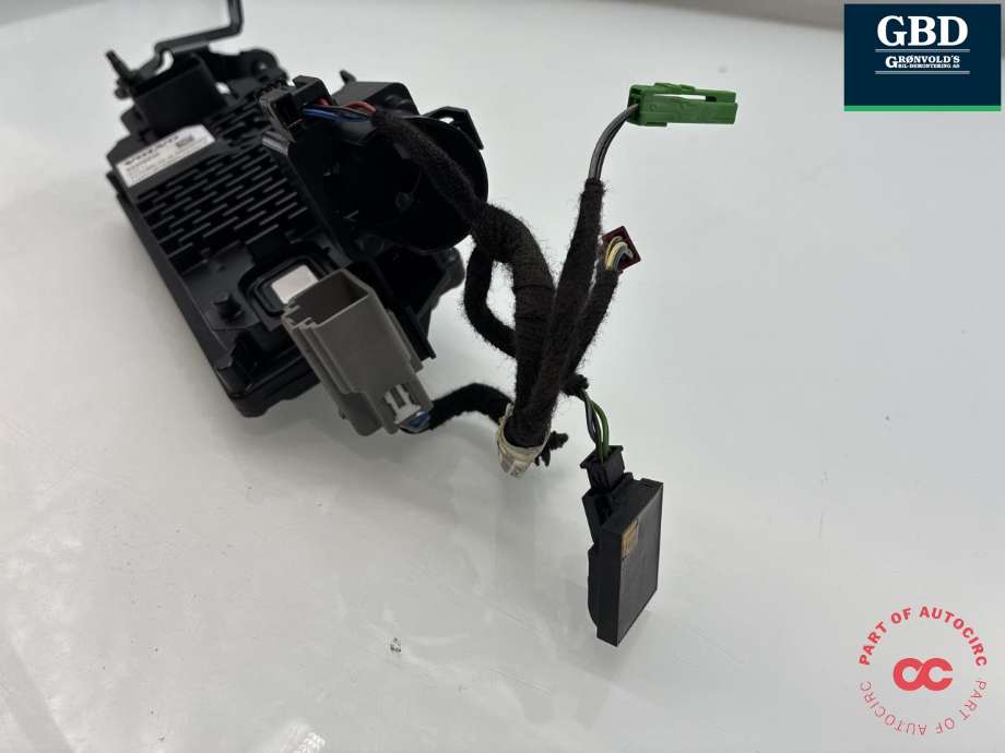 Parkeringskamera foran til Volvo V90 / V90 CC / S90 2016-->> (|32209210|P32209210)