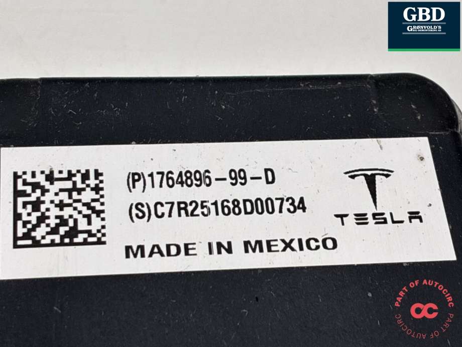 Styreenhet hengerfeste til Tesla Model Y 2024-->> (Type II)  (1764896-99-D|)