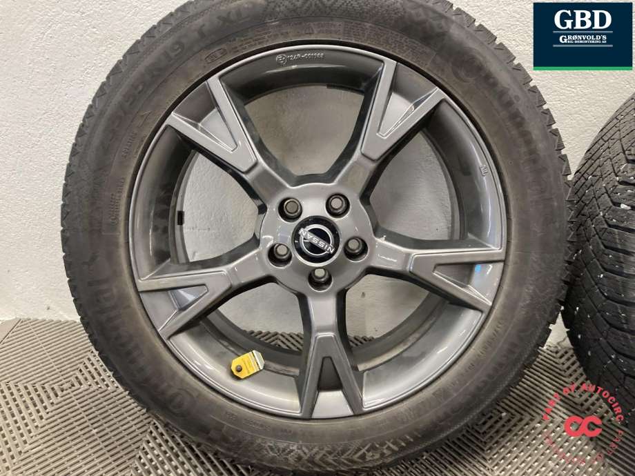 Hjulsett aluminium vinter til Nissan Ariya 2022-->>  (CONTINENTAL VIKING|CONTACT 8  PIGGFRI|235/55R19 PROD 24  4.8-6 MM|7|5JX19  ET 40)