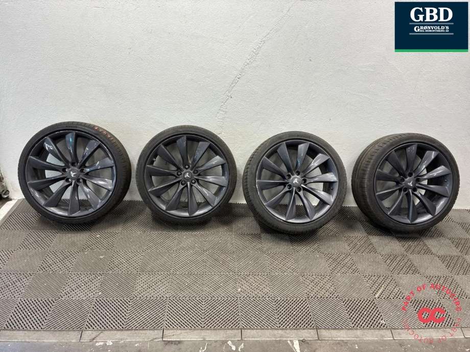 Hjulsett aluminium sommer til Tesla Model S, 2013-2016 (Fase 1)  (PIRELLI P ZERO|245/35R21 99Y  PROD 23)