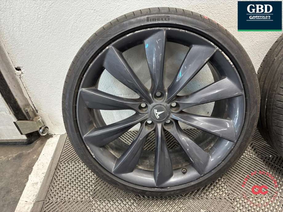 Hjulsett aluminium sommer til Tesla Model S 2013-2016 (Fase 1) (PIRELLI P ZERO|245/35R21 99Y PROD 23|8.5JX21|3.6-5.4 MM)