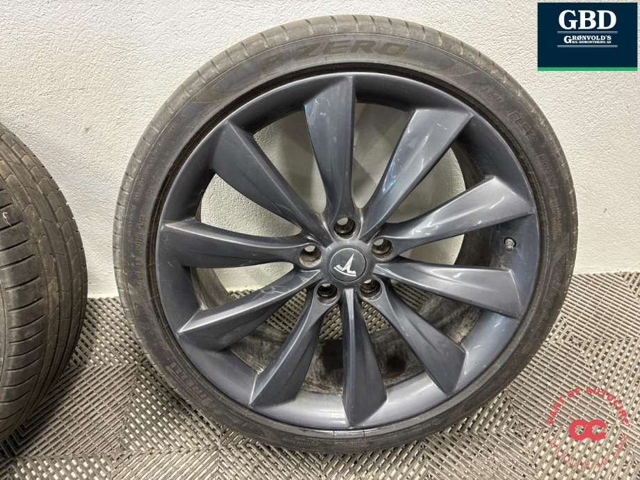 Hjulsett aluminium sommer til Tesla Model S 2013-2016 (Fase 1) (PIRELLI P ZERO|245/35R21 99Y PROD 23|8.5JX21|3.6-5.4 MM)