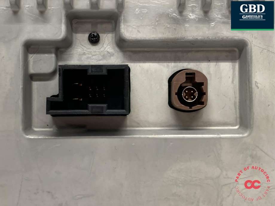 Bilstereo navigasjon skjerm til Porsche Taycan 2019-->>  (9J1 919 597 R|9J1 919 597 S|)