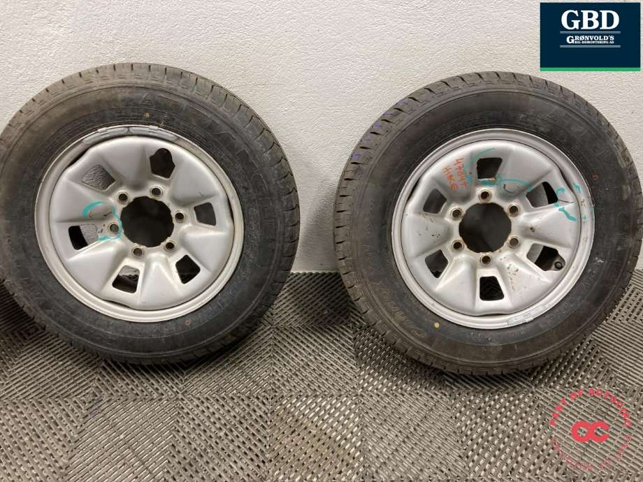 Hjulsett stål sommer til Toyota Hiace 2007-2012 (Fase 3)  (TRIANGLE|CONNEX VAN TV701|195/70R15C| 7 MM|PROD 25)