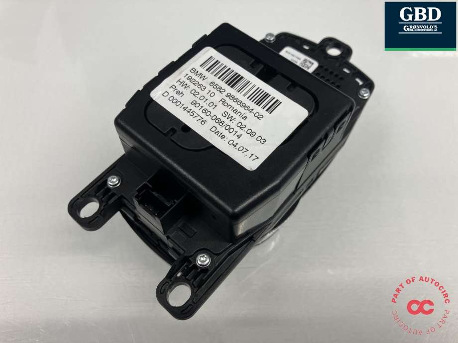 Bilstereo navigasjon betjeningspanel til BMW X5 2013-2018 (F15) (F15) (65 82 9 866 964|192263 10|)
