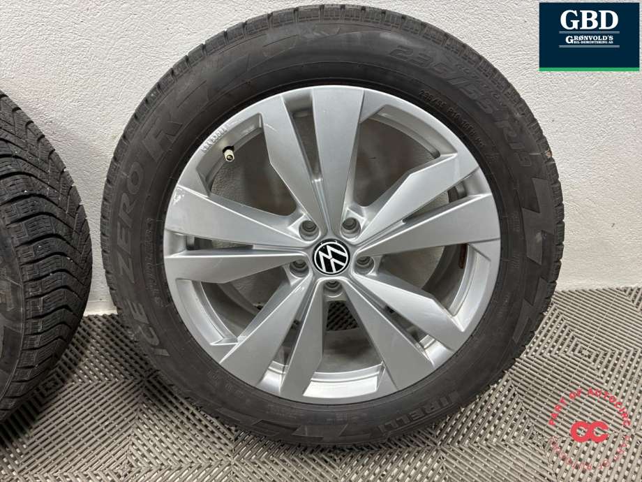 Hjulsett aluminium vinter til VW ID.4 2020-->> (PIRELLI PIGGFRI|ICE ZERO R PROD 20|235/55R19 5.5-6.6MM|8JX19H2 ET 45)
