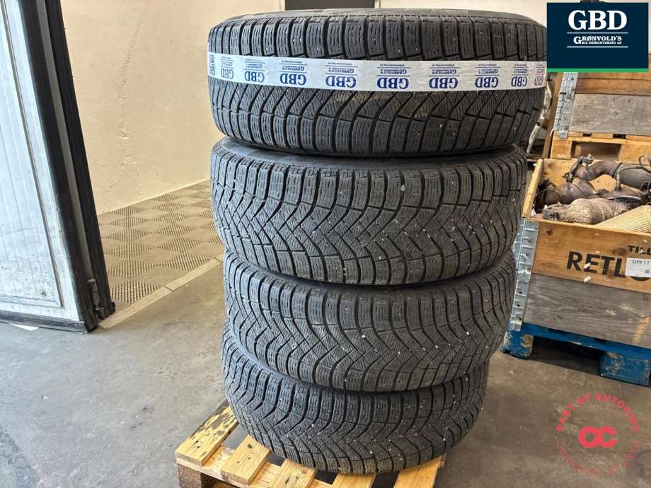 Hjulsett aluminium vinter til VW ID.4 2020-->> (PIRELLI PIGGFRI|ICE ZERO R PROD 20|235/55R19 5.5-6.6MM|8JX19H2 ET 45)