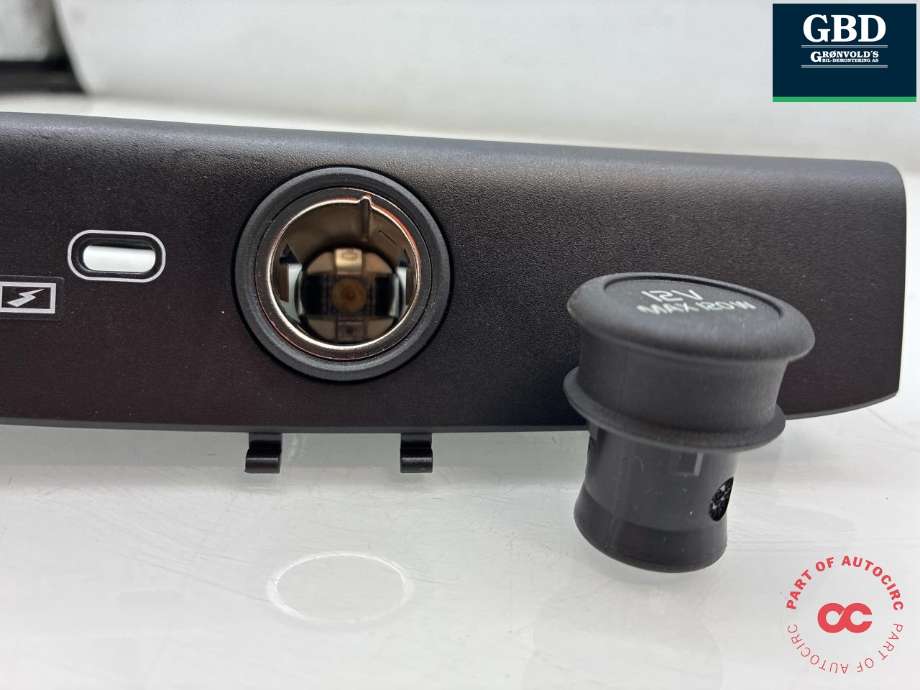 Dashbord diverse til Volvo XC40 2018-2024  (32275533|)