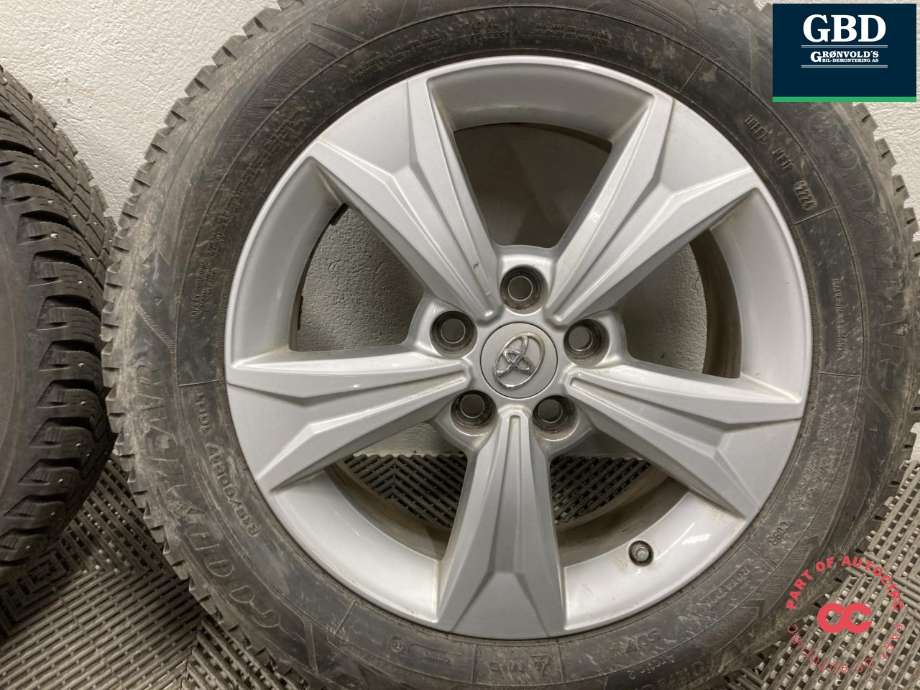 Hjulsett aluminium vinter til Toyota C-HR 2016-->> (GOOGYEAR PIGG|ULTRA GRIP PROD 24|215/60R17 8.3-9.6 MM|17X6.5J ET 45)