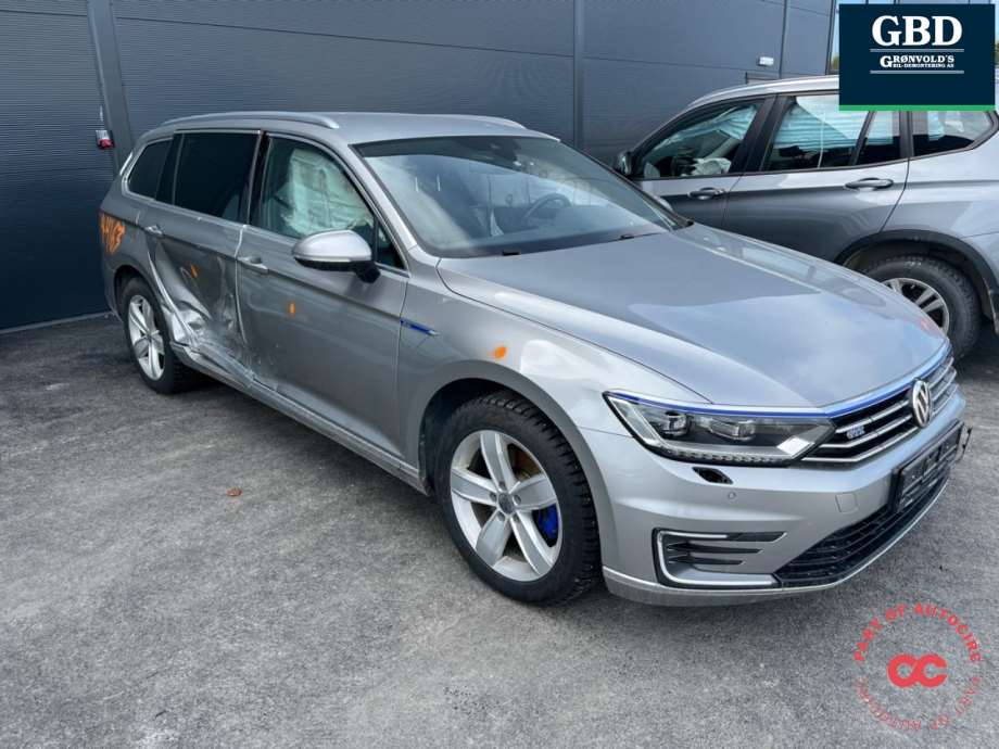 VW Passat, 2015-2019 (B8, Fase 1) (3Q0 615 424 B)