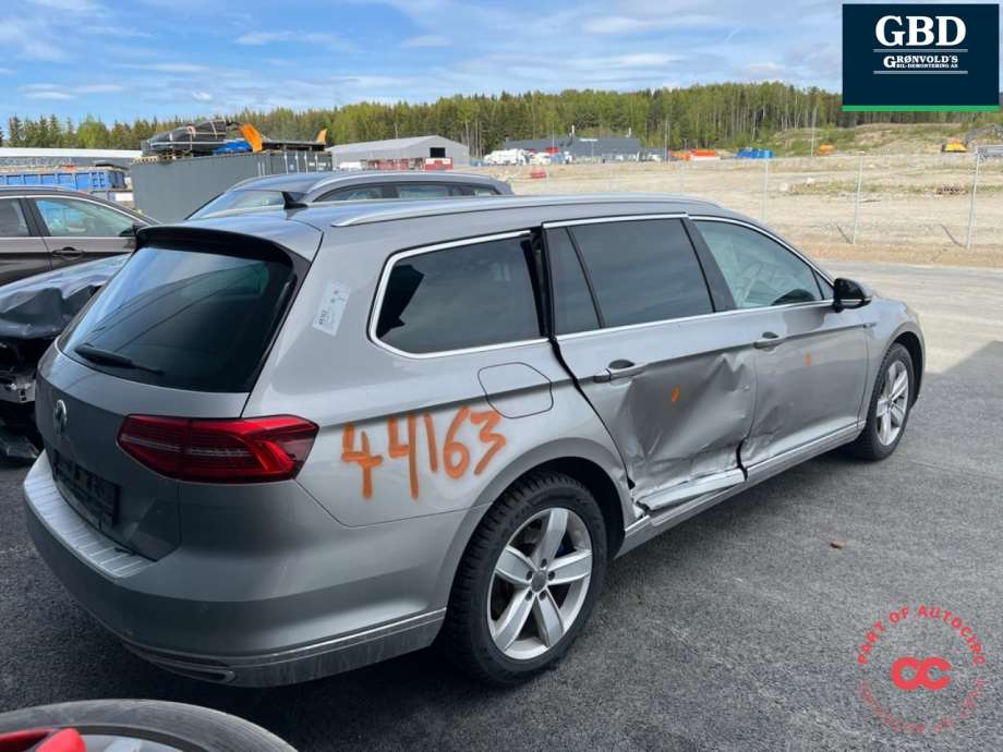 VW Passat, 2015-2019 (B8, Fase 1) (3Q0 615 424 B)