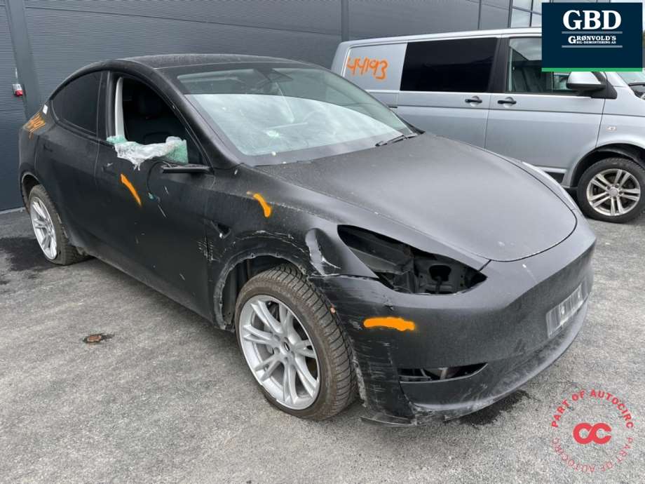 Tesla Model Y, 2021- ()