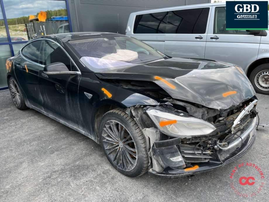 Tesla Model S, 2013-2016 (Fase 1)(|)