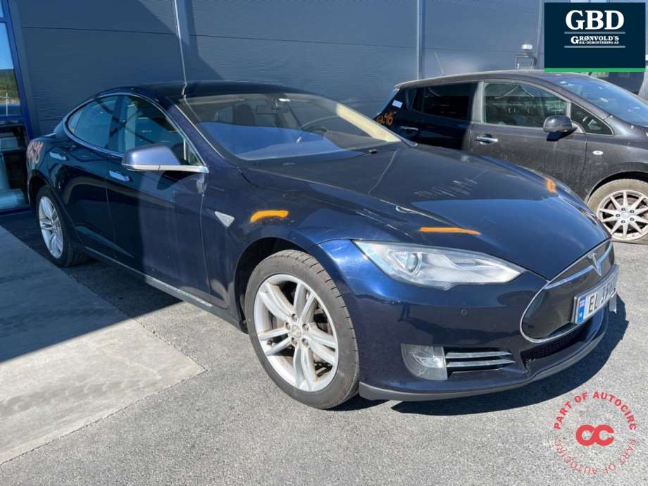 Tesla Model S, 2013-2016 (Fase 1)