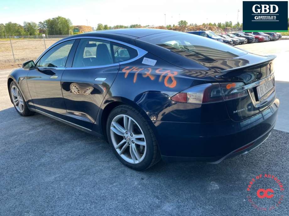 Tesla Model S, 2013-2016 (Fase 1)