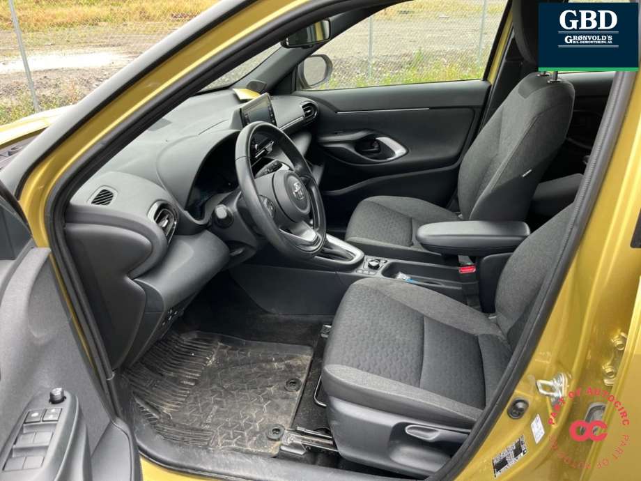 Toyota Yaris Cross (SUV) 2021-->> , Motorkode: M15A-FXE, Girkassekode: 309000D010