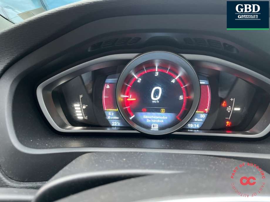 Volvo V40 2012-2019 , Motorkode: D4162T, Girkassekode: 36011555