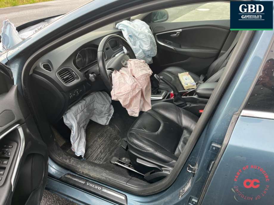 Volvo V40 2012-2019 , Motorkode: D4162T, Girkassekode: 36011555