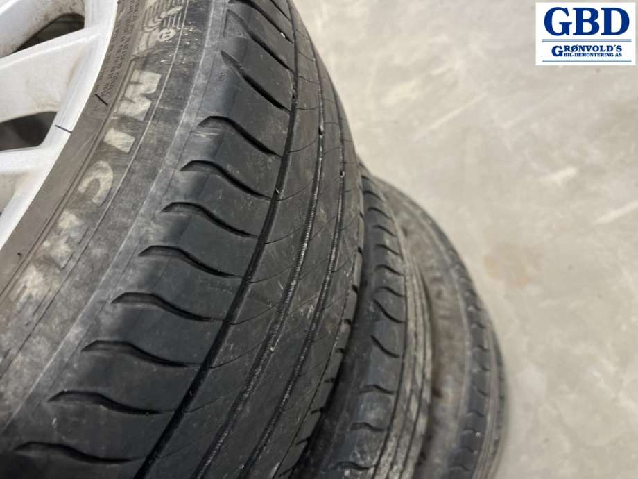 Škoda Octavia, 2009-2013 (Type II, Fase 2) (MICHELIN PRIMACY|225-45-17|7JX17 ET54|DATO 0818 4MM)