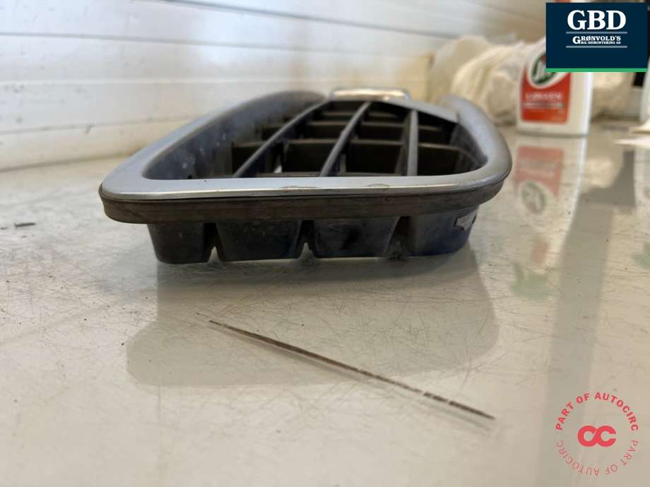 Grill til Volvo XC90 2002-2006 (Type I, Fase 1)  (30678980|)