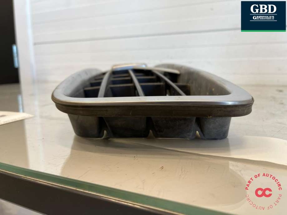 Grill til Volvo XC90 2002-2006 (Type I, Fase 1)  (30678980|)