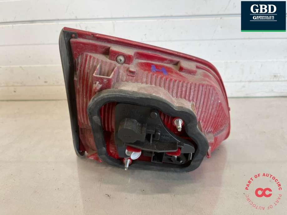 Baklykt høyre indre til VW Touran 2010-2015 (Type I, Fase 3)  (1T0 945 094 A|)