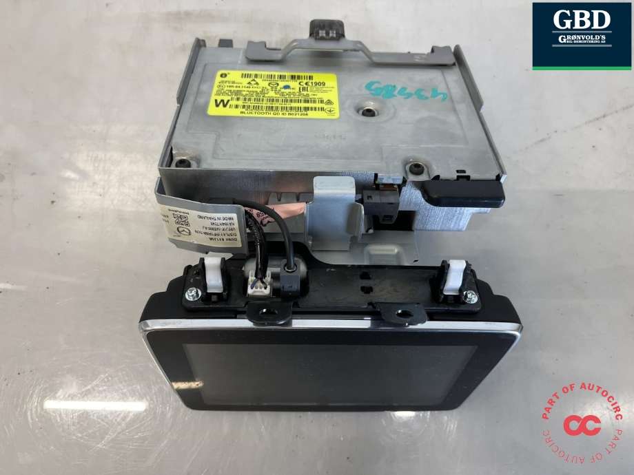 Bilstereo navigasjon til Mazda 2 2015-2019 (Type III, Fase 1)  (D09H611J0A|DC3L669C0E|2450433)