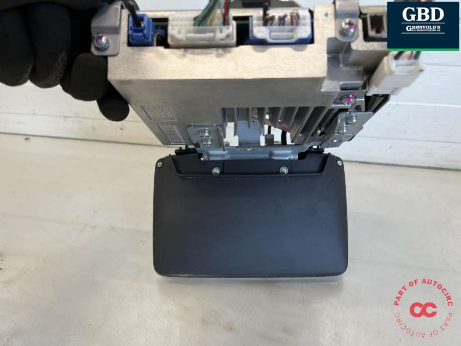 Bilstereo navigasjon til Mazda 2 2015-2019 (Type III, Fase 1)  (D09H611J0A|DC3L669C0E|2450433)