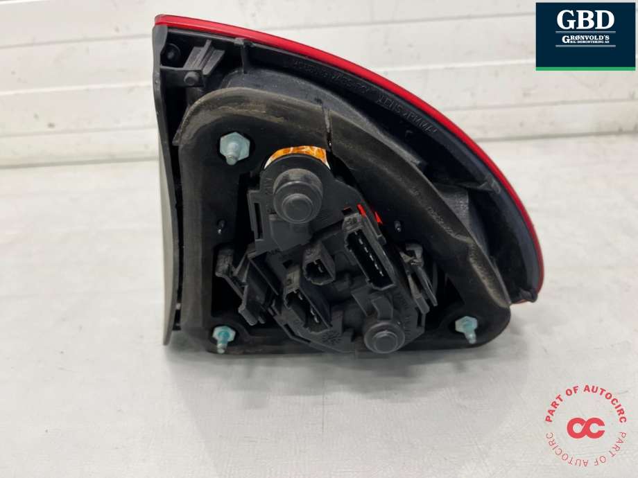 Baklykt venstre ytre til Seat Leon 2000-2005 (Type I) (1M6 945 111|1M6 945 111 01C|)