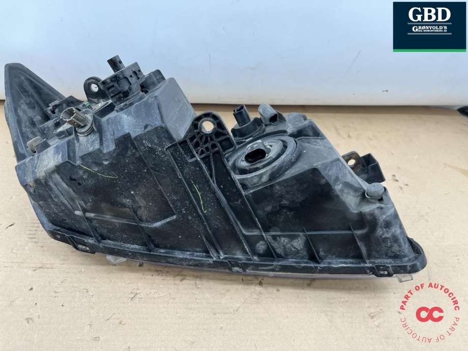 Frontlykt venstre halogen til Fiat Freemont 2011-2015  (K05067789AE|K05067789AC|)
