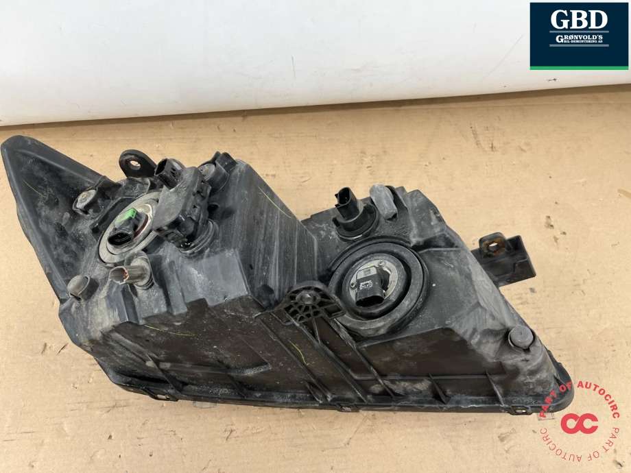 Frontlykt venstre halogen til Fiat Freemont 2011-2015  (K05067789AE|K05067789AC|)