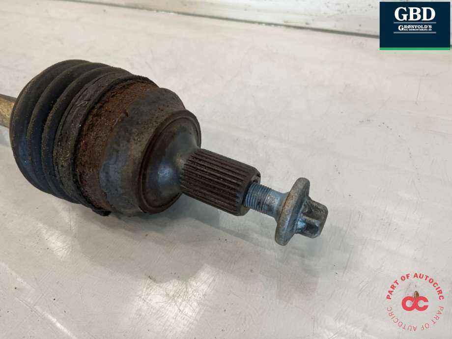 Drivaksel høyre foran, diesel/automat til Mercedes GLK 2008-2015 (X204) (X204) (A 204 330 23 01|A 204 330 16 01 |A 204 330 27 01|A 204 330 16 00)