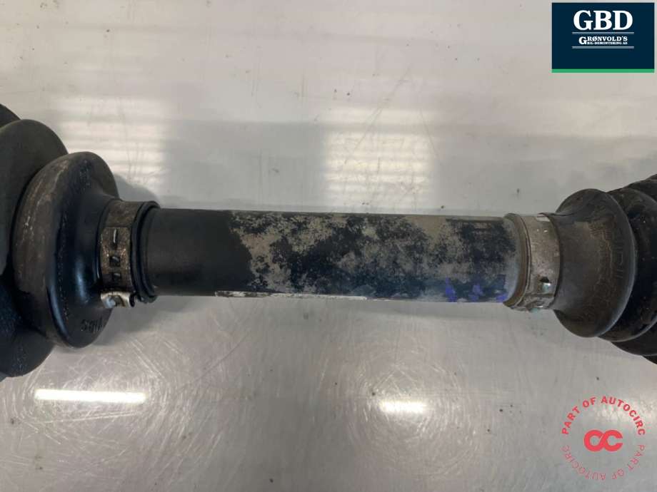 Drivaksel høyre foran, bensin/automat til Audi RS6 2020-->>  (4N0 407 271 J|4N0 407 271 H|)